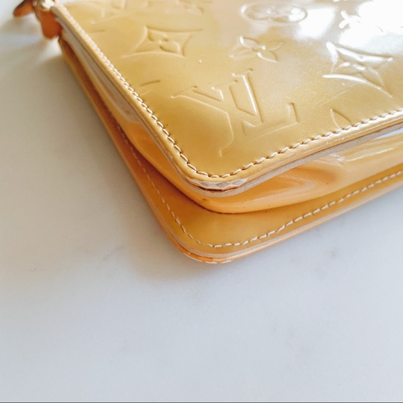 *SOLD* Louis Vuitton Vernis Pochette - Picture 8 of 16